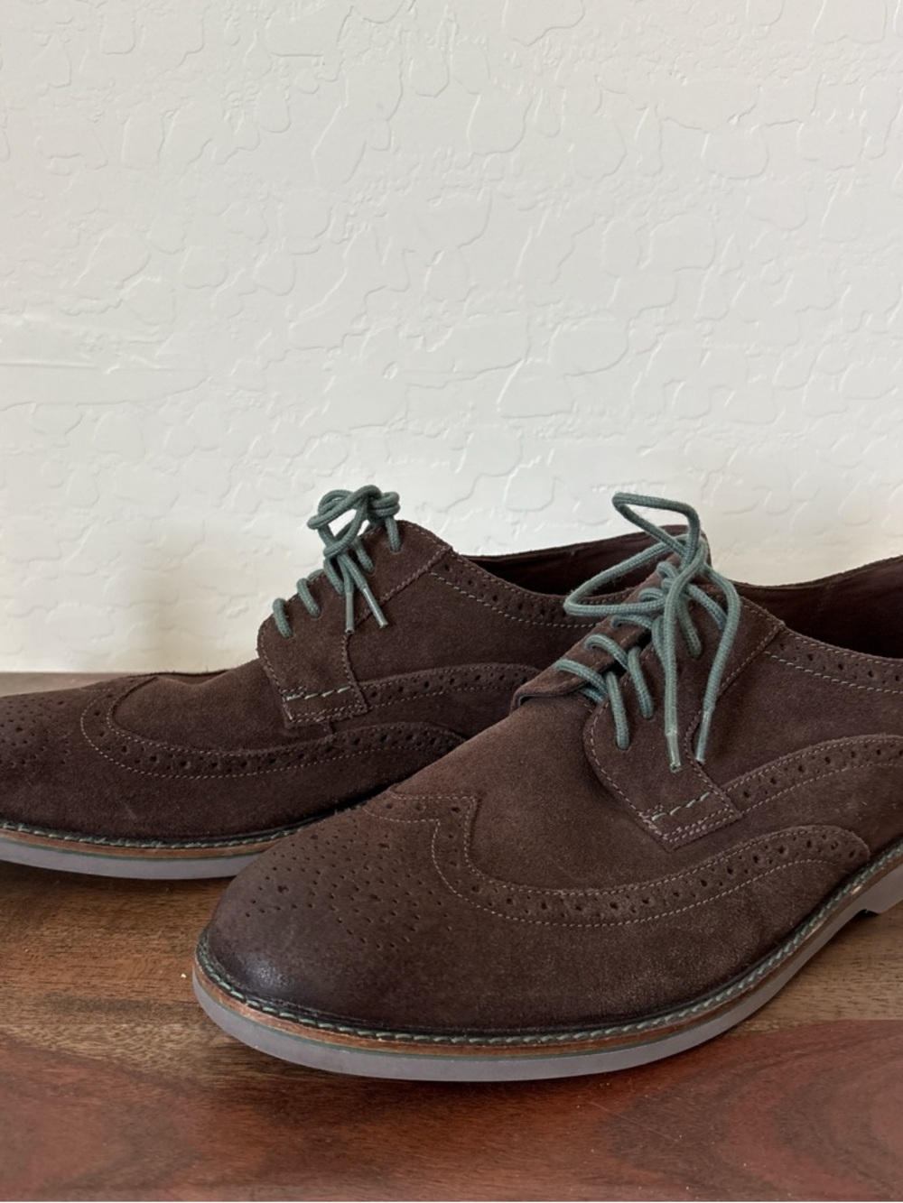 Clarks man’s Dark Brown Suede Wingtip Derbys with Green Laces 12 M
